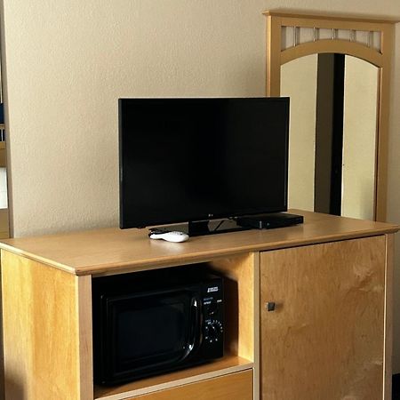 Ameristay Inn & Suites Waverly Εξωτερικό φωτογραφία