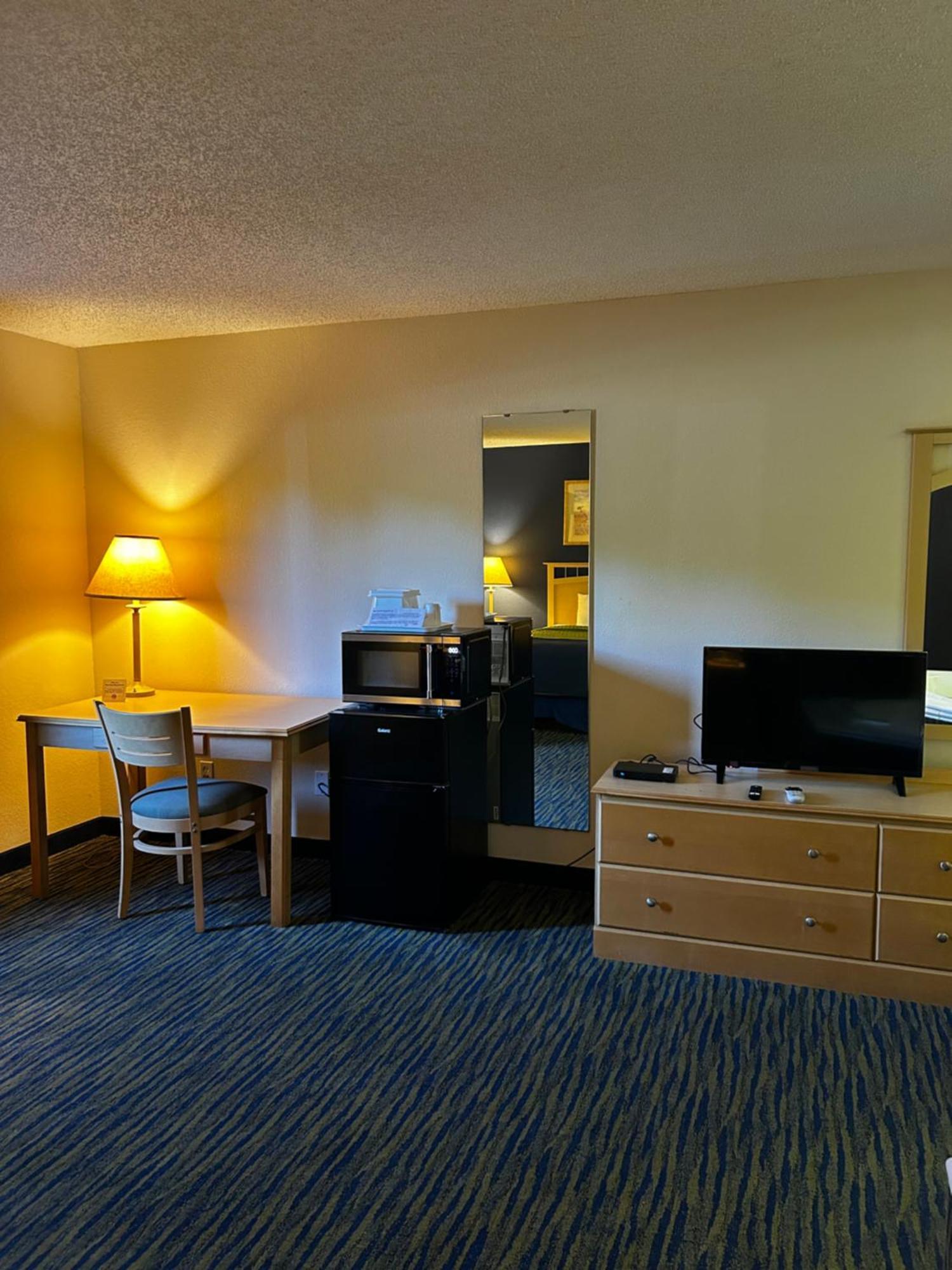 Ameristay Inn & Suites Waverly Εξωτερικό φωτογραφία